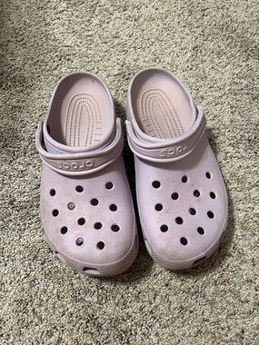 Light purple Crocs in good condition